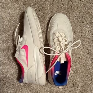 Nike Women's White and Pink Sneakers Tennis Shoes size 7.5